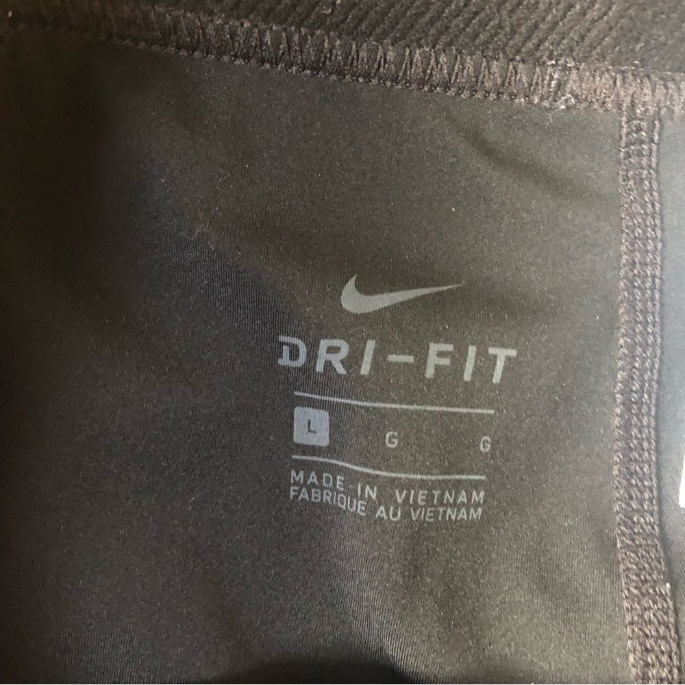 Nike Compression Shorts - Picture 2 of 3